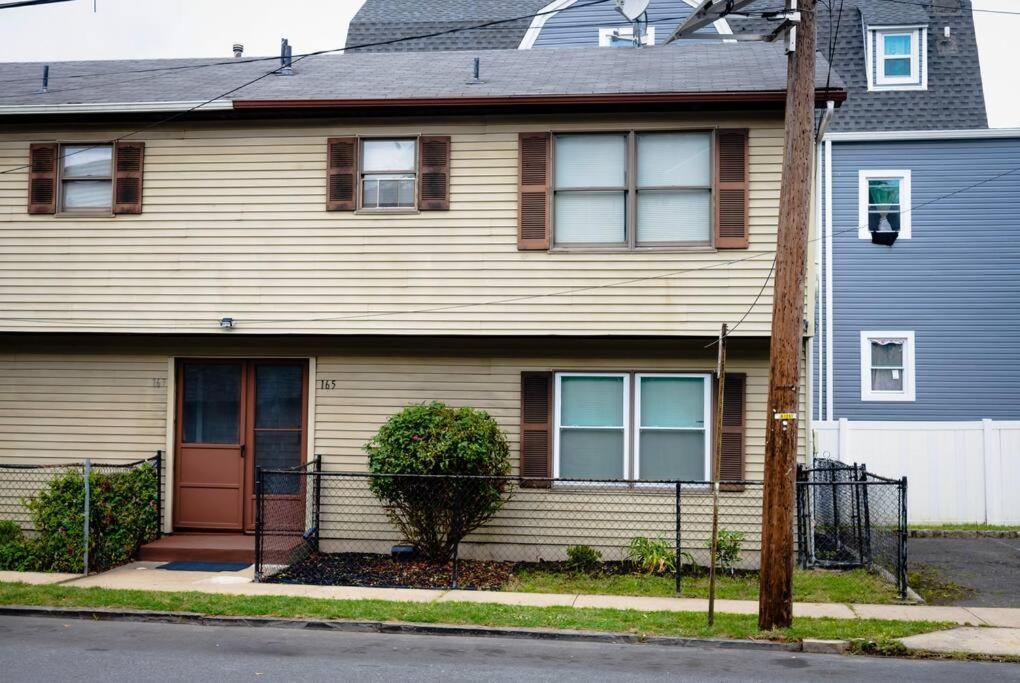 Great 2 Bedroom Condo,Free Parking,Easy Commute. Irvington Buitenkant foto