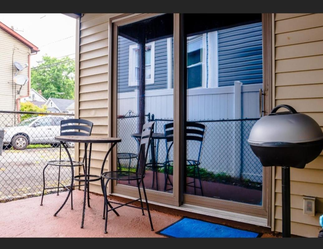 Great 2 Bedroom Condo,Free Parking,Easy Commute. Irvington Buitenkant foto